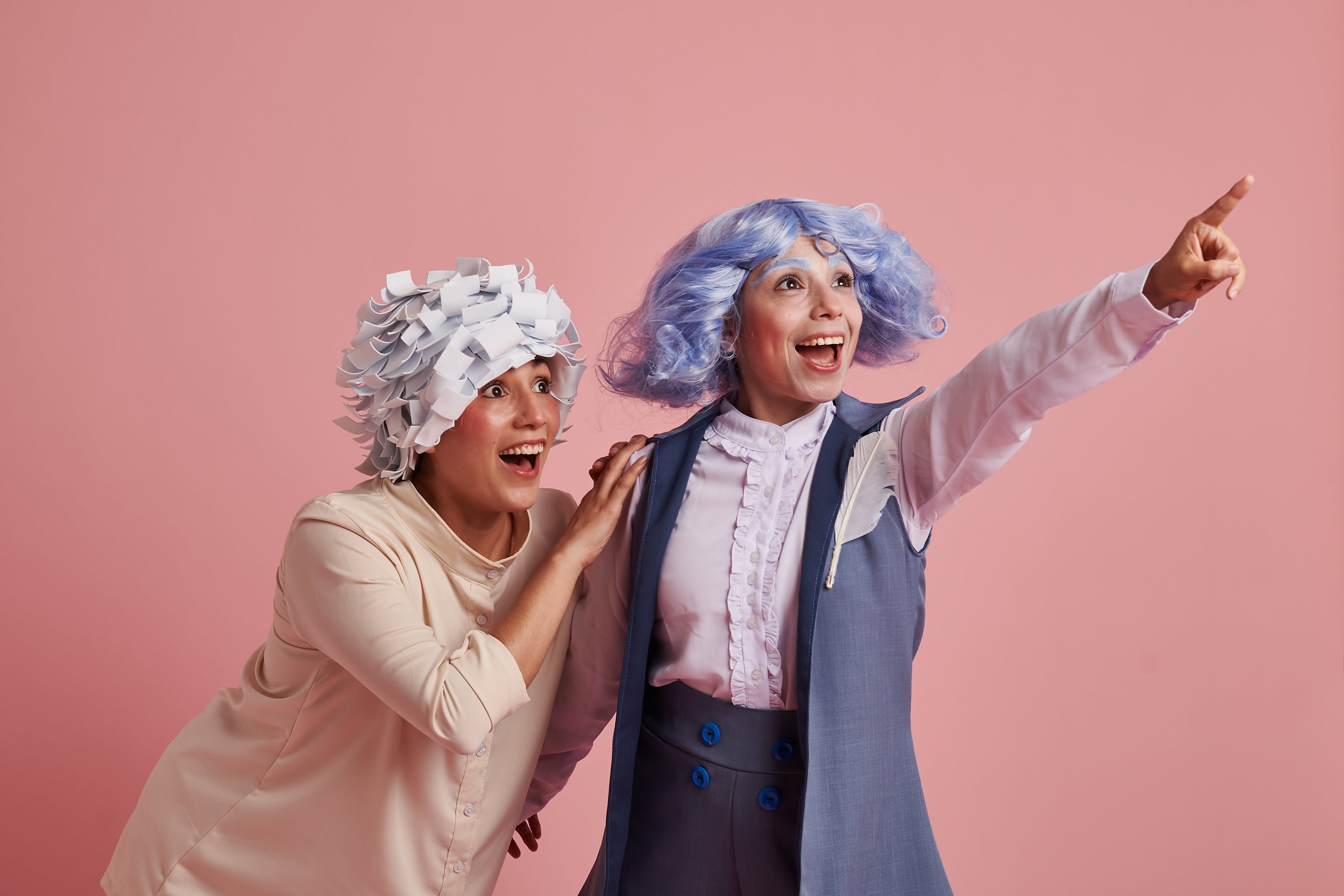 El espectáculo interactivo dirigido por Henry Sotomayor combina poesía, música en vivo, títeres y danza para niñas y niños desde los 3 años.