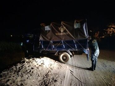 Sospechosos se movilizaban en motocarguera y al notar al personal edil escaparon.