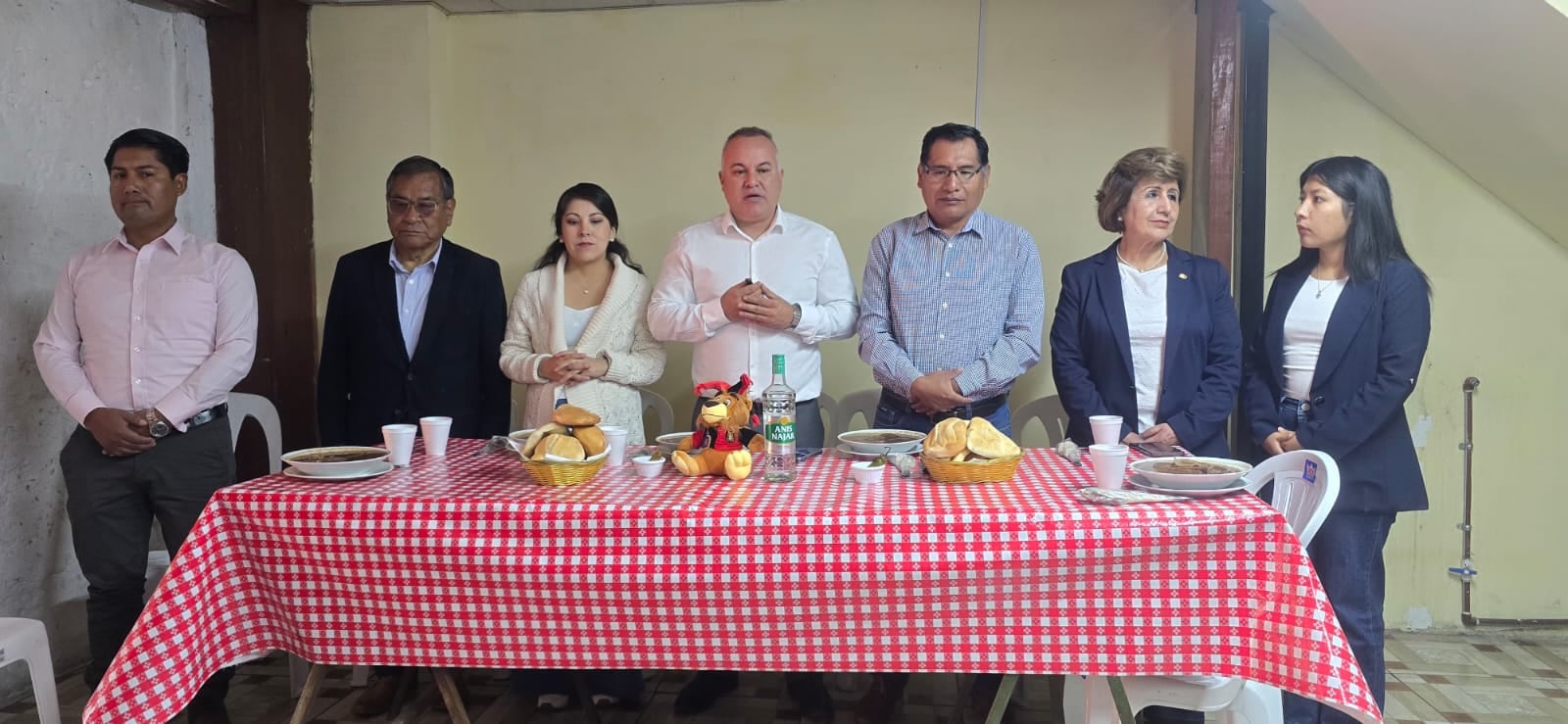 César Humantuma y Renzo Salas desayunaron en la calle Melgar (Foto: Omar Cruz/@photo.gec)