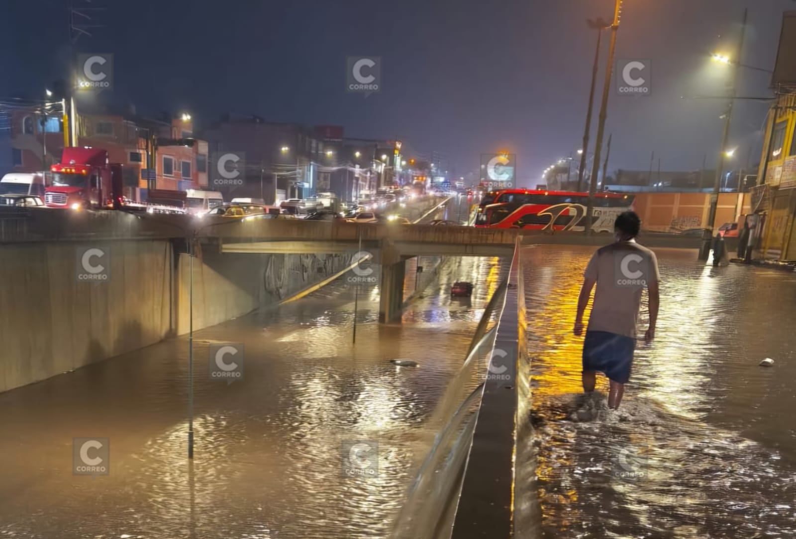 Lluvias en la variante de Uchumayo, Arequipa. Foto: EBQ Noticias.