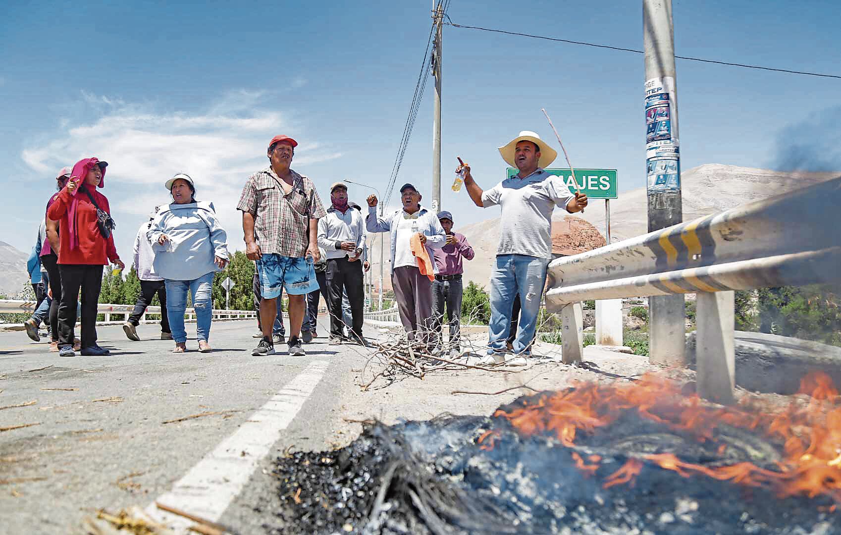 Pobladores restringieron pase. Foto: Difusión.
