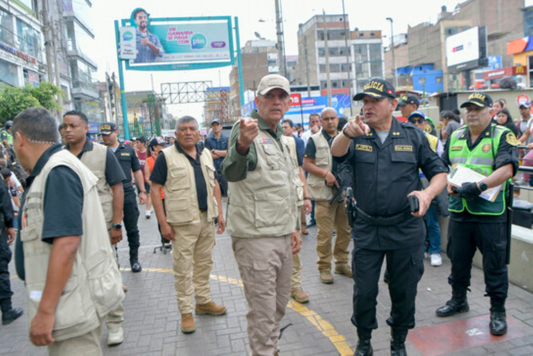 Ministro del Interior, Víctor Torres supervisó despliegue policial en Gamarra.