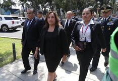 Dina Boluarte acude a la Nunciatura Apostólica tras el fallecimiento del papa Francisco