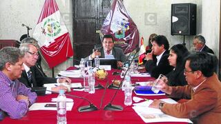 Yamila Osorio: Consejeros critican incremento de sueldo a gerentes y asesores