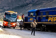 Bus de transporte y tren a Machu Picchu por poco colisionan en Cusco (VIDEO)