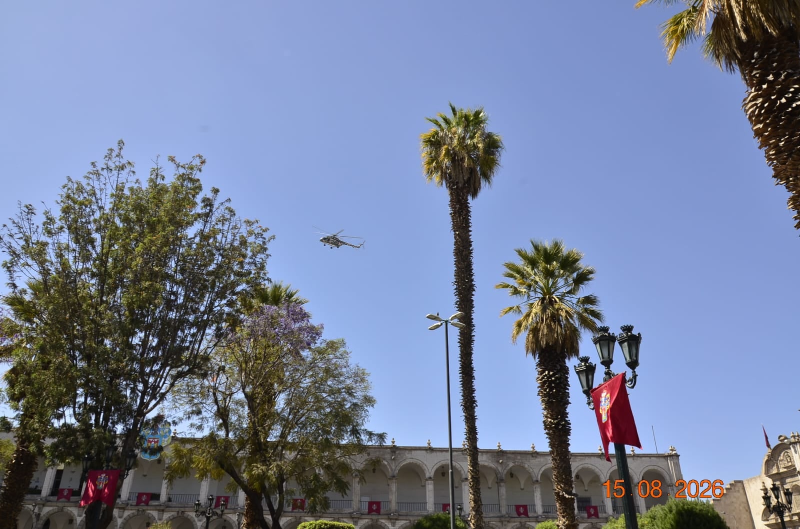 Virgen de Chapi sobrevoló Arequipa en su aniversario. Foto: GEC.