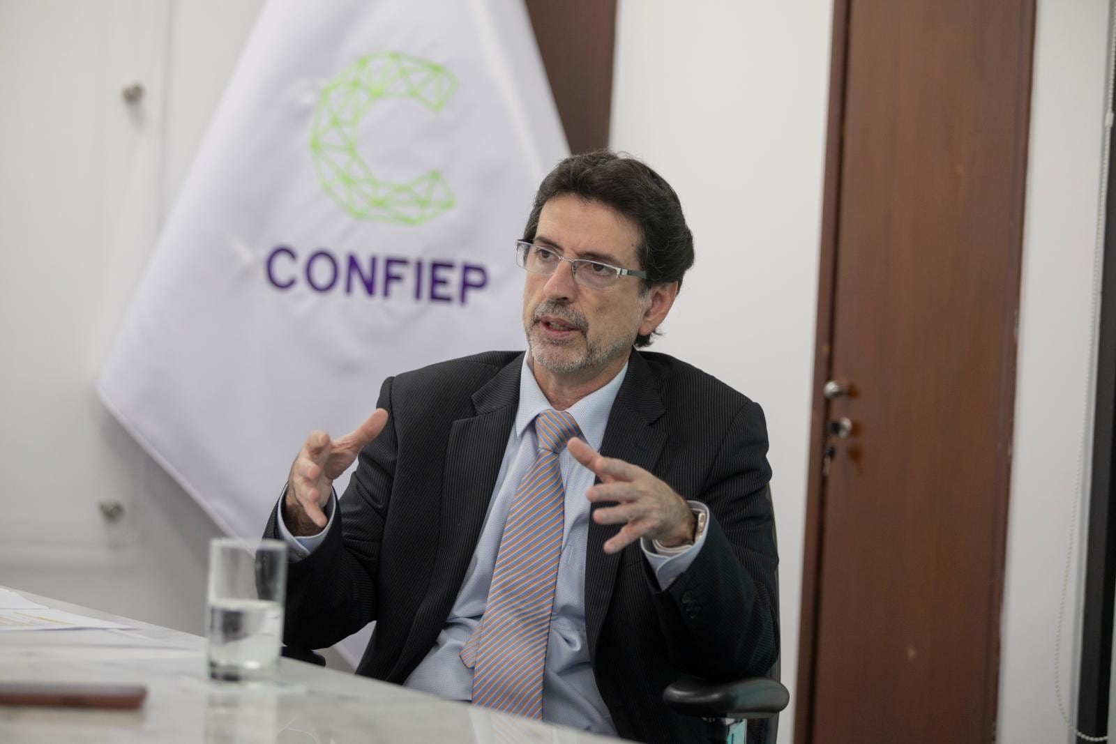 Confiep plantea flexibilizar normas laborales y evaluar sobrecostos del empleo formal