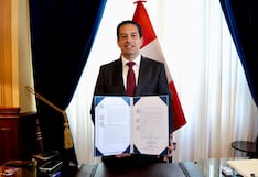 Senado firma autógrafa que delega facultades legislativas al Ejecutivo