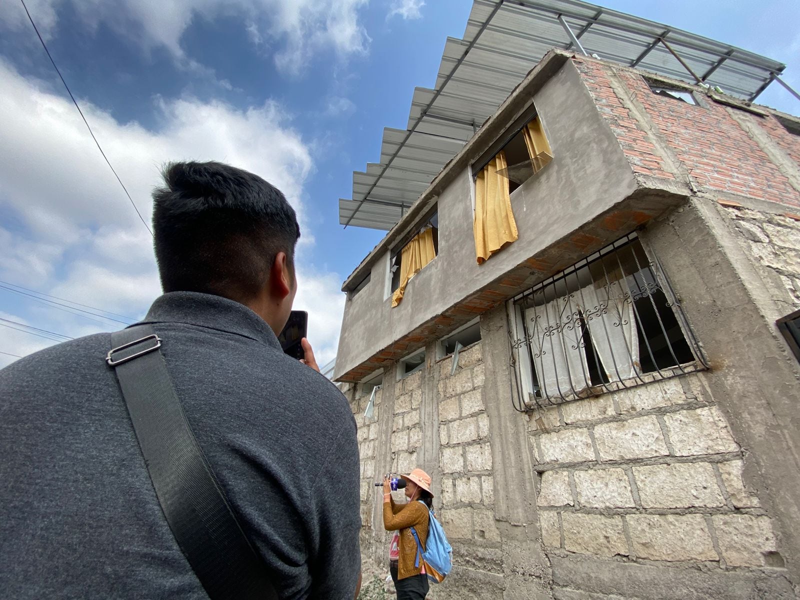 Ventanas quedaron destrozadas por explosión en taller pirotécnico de Miraflores (Foto: Juan Guillermo Mamani/@photo.gec)