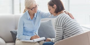 Una especialista explica qué señales pueden advertir que ciertas conductas cotidianas están afectando el bienestar emocional y cuándo buscar ayuda profesional.