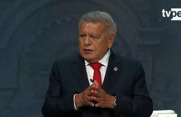 César Acuña propone impulsar la agricultura para combatir la anemia infantil durante debate presidencial. Composición: Diario Correo.