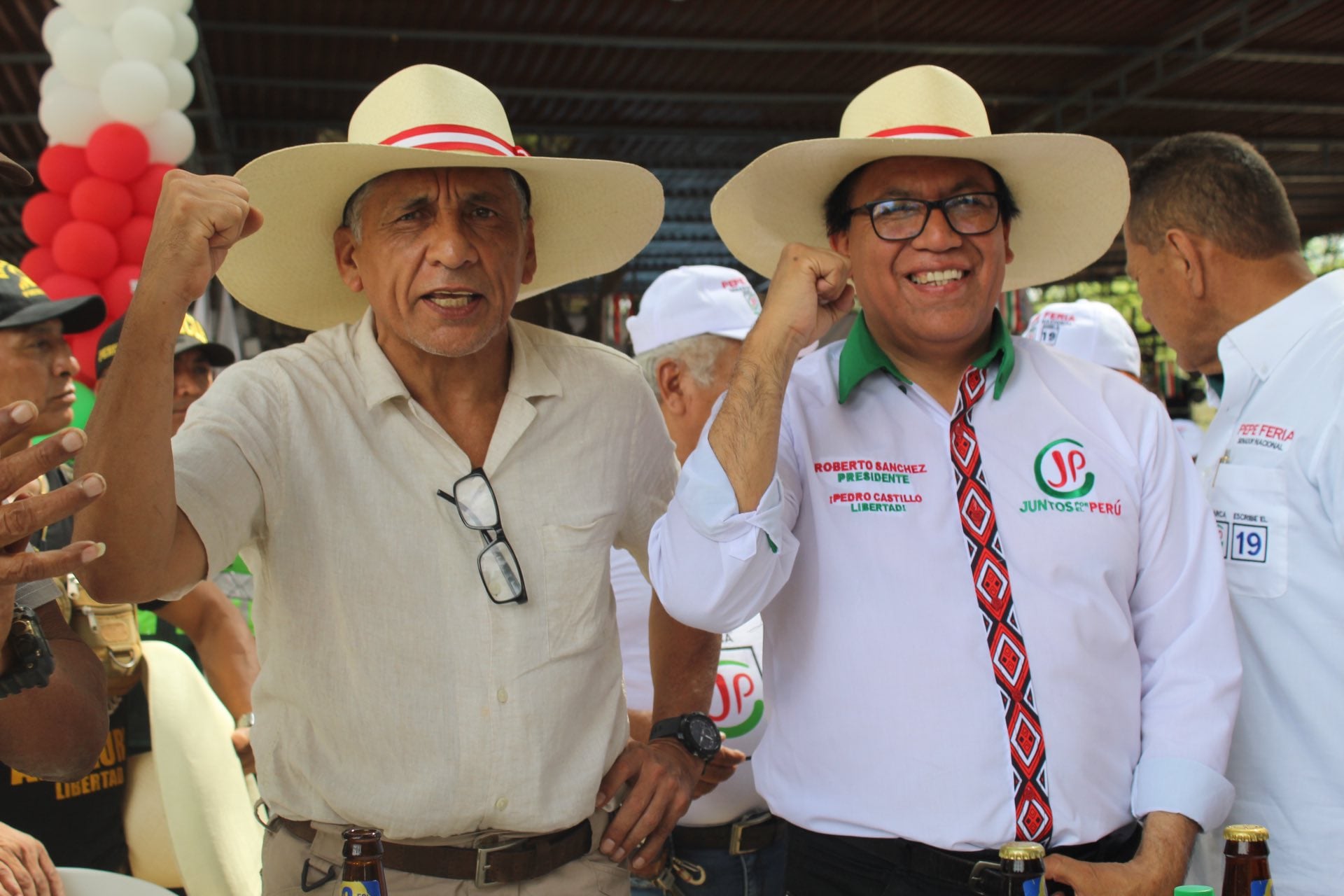 El candidato presidencial de Juntos por el Perú, Roberto Sánchez, junto a Antauro Humala. (Foto: Facebook Roberto Sánchez)