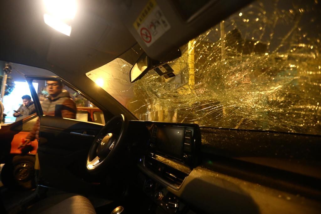 Así quedó el auto destruido por el padre de Bryan Reyna. Foto: GEC