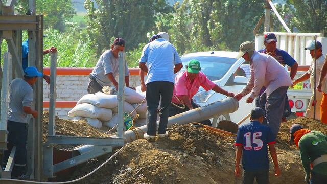 Coishco: Retiran tubos de agua de puente Bailey