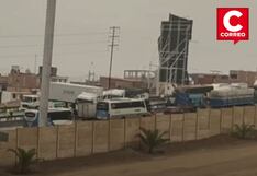 Punta Negra: Despiste de camión provoca congestión vehicular en la Panamericana Sur