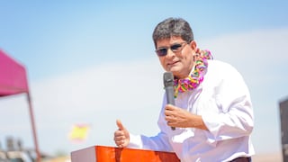 Gobernador de Arequipa, Rohel Sánchez, pide transición democrática y respalda continuar con segunda vuelta
