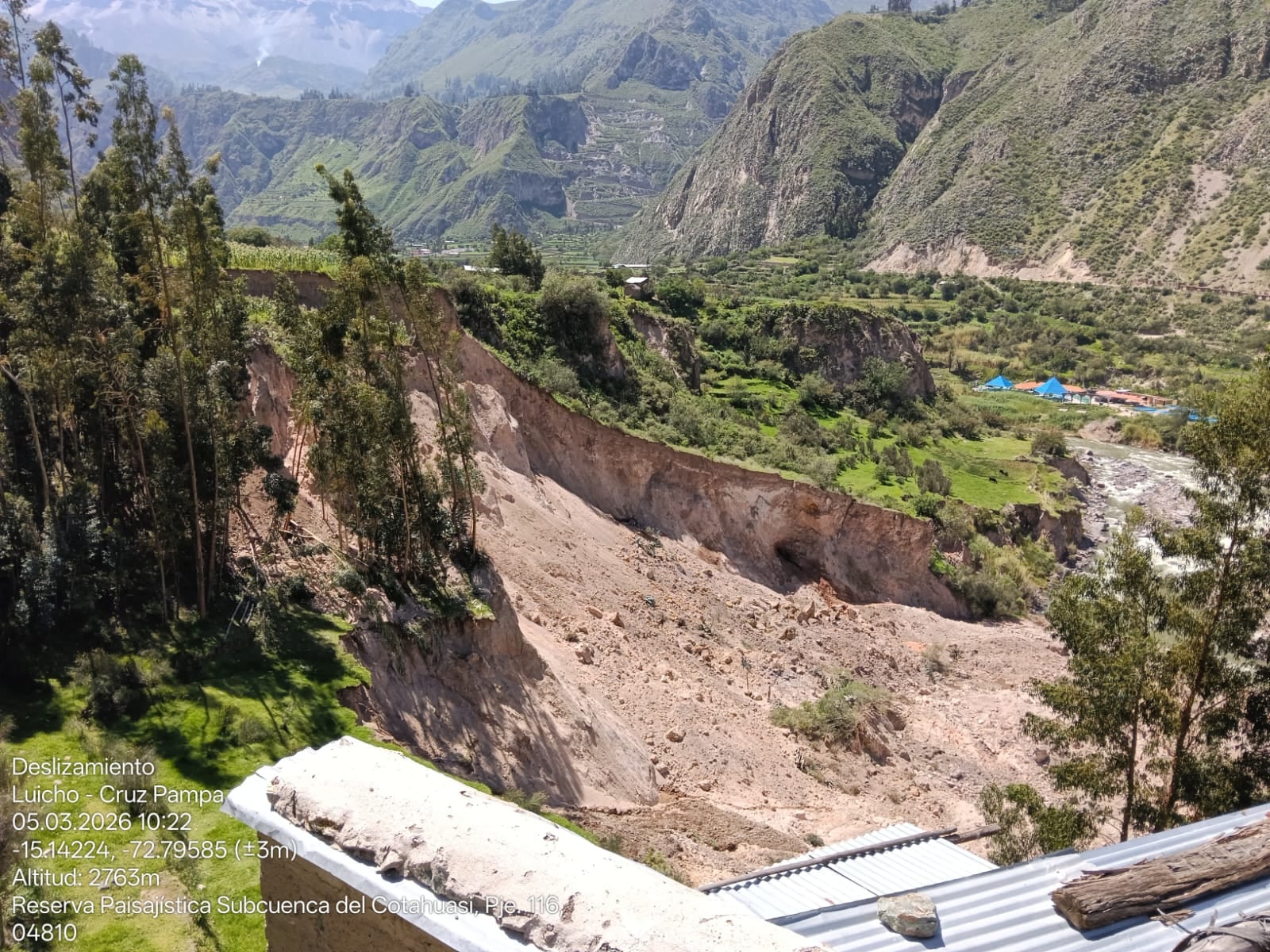 Deslizamiento de tierra afectó a una familia en Huaynacotas