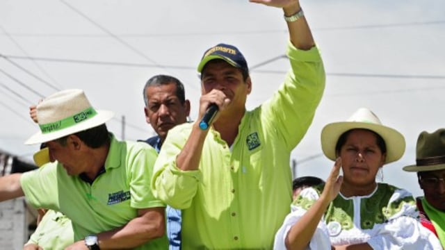 Según sondeo, Rafael Correa lograría la reelección en la primera vuelta