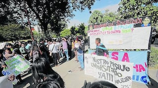 Universitarios de Arequipa harán respetar el medio pasaje