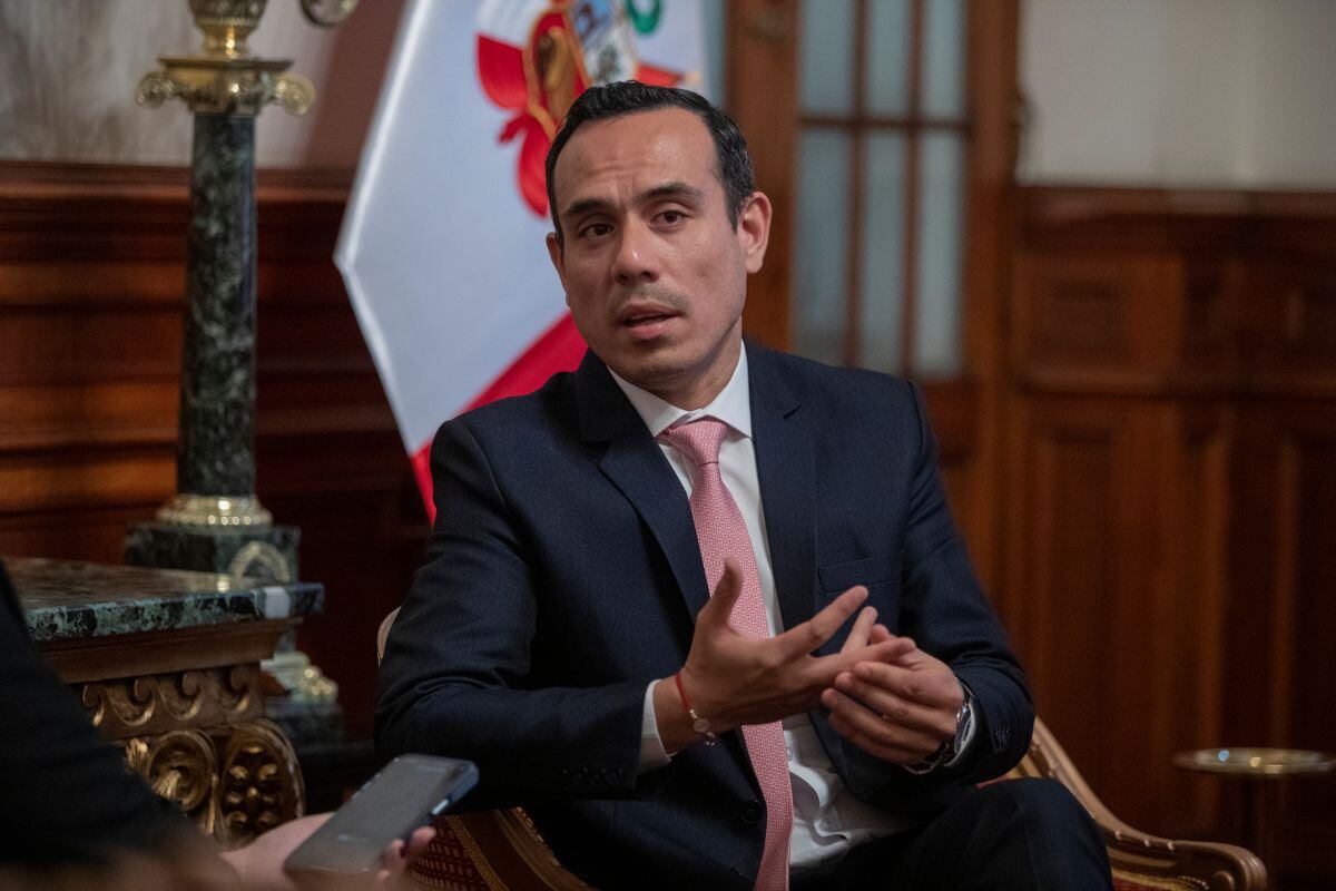 El presidente del Congreso pidió acatar los fallos sobre las excarcelaciones de Betssy Chávez y Martín Vizcarra, y anunció que en septiembre se debatirá un paquete de reformas judiciales. (Foto: GEC)