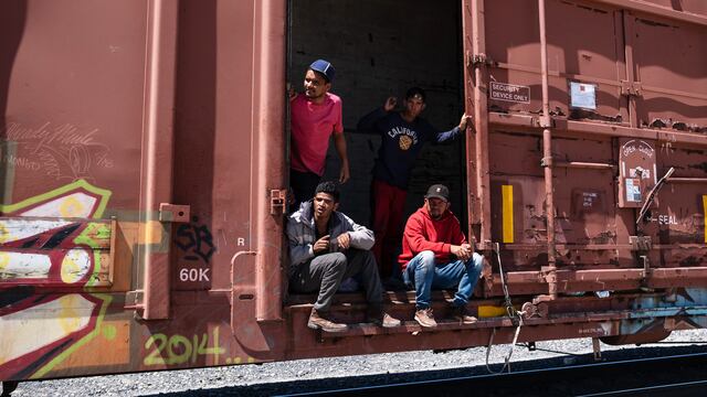 TikTok: Traficantes usan red social para ofrecer a migrantes cruces de México a EE.UU.