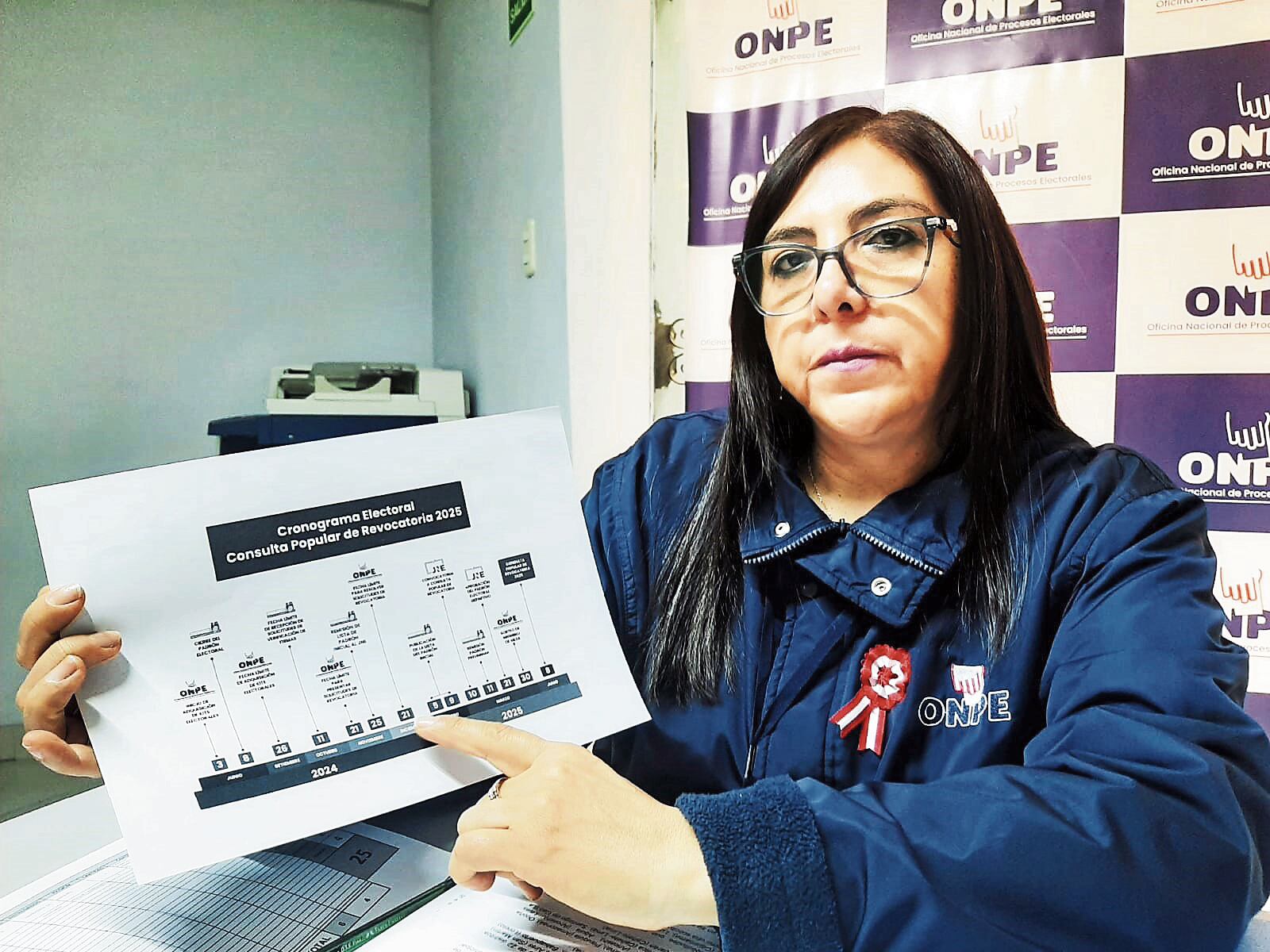 Jefa de ONPE en Arequipa detalla proceso de revocatoria. Foto: GEC.
