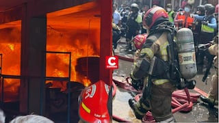 Independencia: fuerte incendio arrasó edificio usado como almacén de neumáticos