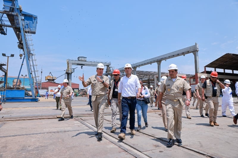 Mandatario evaluó proyectos industriales, sistemas de monitoreo y labores policiales como parte de su agenda descentralizada