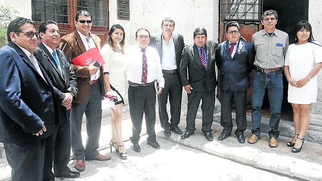 Ofrecen ternos a consejeros de Arequipa, pero ellos lo rechazan
