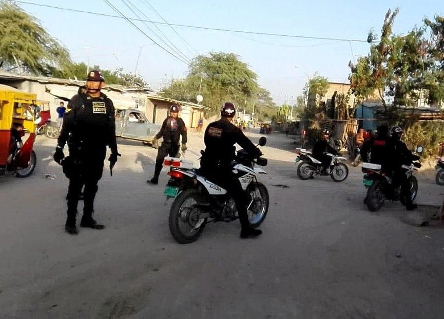 Agentes policiales de la comisaría El Obrero intervinieron a una mujer y a su hija a quienes les incautaron droga cerca del sector conocido como “El Hueco” en el asentamiento humano Sánchez Cerro, en la provincia de Sullana.