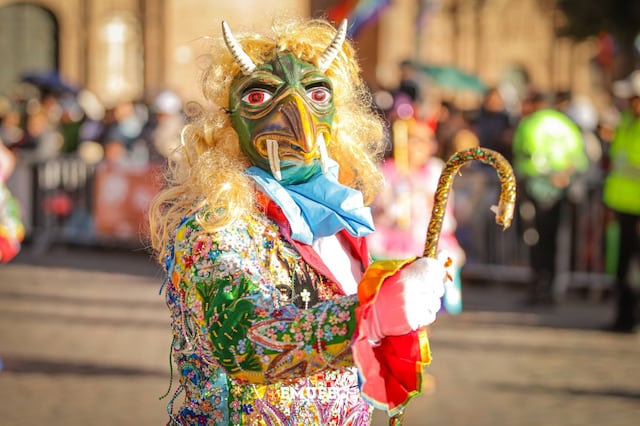 Fiestas del Cusco: Así fue el gran desfile de instituciones públicas en la plaza mayor