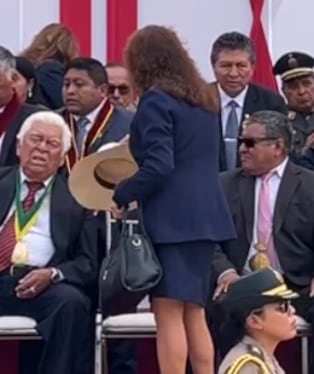 Alcalde de San Juan de Siguas se desmaya durante aniversario de La Joya en Arequipa