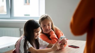 Minedu publica reglamento para regular el uso de celulares en colegios y abre plazo para recibir comentarios