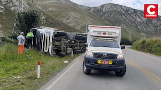 La Oroya: tráiler se despista en peligrosa curva y congestiona la Carretera Central