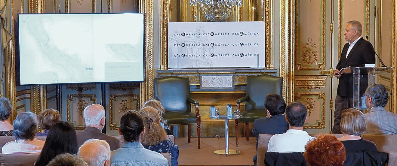 La conferencia se desarrollo en la Casa de América y se organizó junto a la embajada de Perú en España. Intervino el consejero cultural de esta embajada, Alonso Ruiz Rosas.