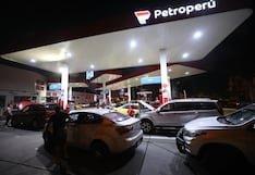 Largas colas de vehículos en los grifos de Lima debido a escasez de GNV (FOTOS)