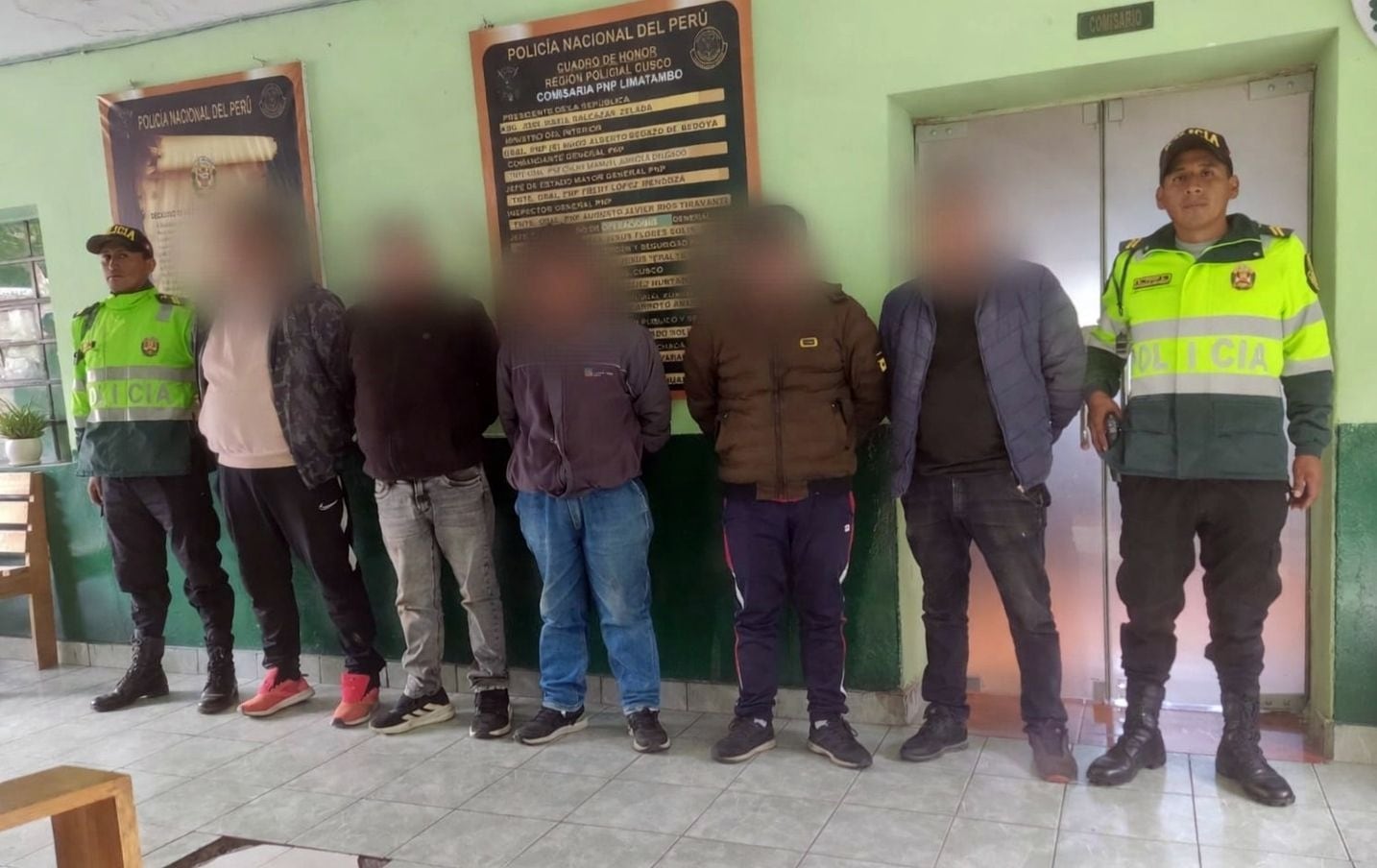 Fueron hallados con detectores de metales cerca de monumentos arqueológicos.