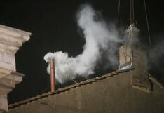 Cónclave: Así se fabrica el humo blanco y negro en el Vaticano que revela la elección del nuevo papa