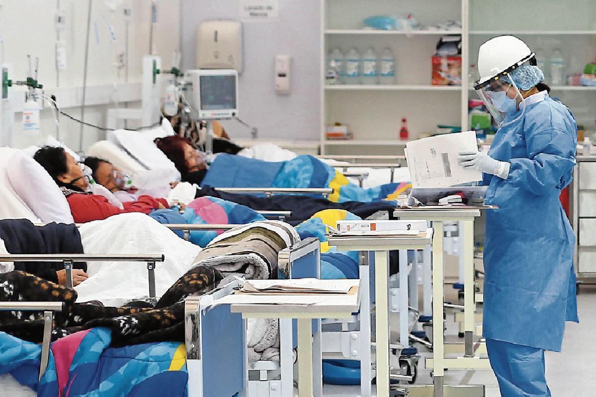 El especialista en Salud Pública, Julio Barrena, señaló que la situación es preocupante porque la cobertura de vacunación en Piura es muy baja. De 100 personas, solo 10 tienen la vacuna bivalente, que protegería ante esta nueva variante. El ministro de Salud dijo que la prioridad serán las personas vulnerables.