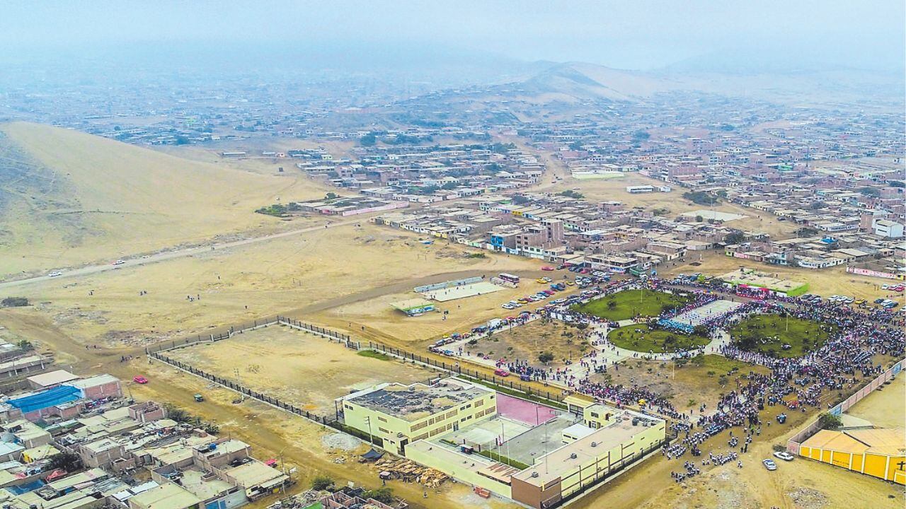 Para poder elaborar un padrón electoral y convocar a sufragio, el JNE exige que al menos 25,000 de los 75,000 pobladores aptos para votar hagan el cambio de dirección en su DNI; pero solo 3,400 cumplieron. Funcionarios transitorios realizan campañas para que ciudadanos hagan el trámite en los próximos dos años.