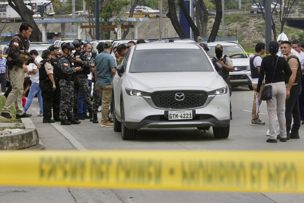 El fiscal fue asesinado a tiros el miércoles mientras circulaba en su vehículo por un barrio del puerto de Guayaquil (suroeste). (Photo by CHRISTIAN VINUEZA / AFP)