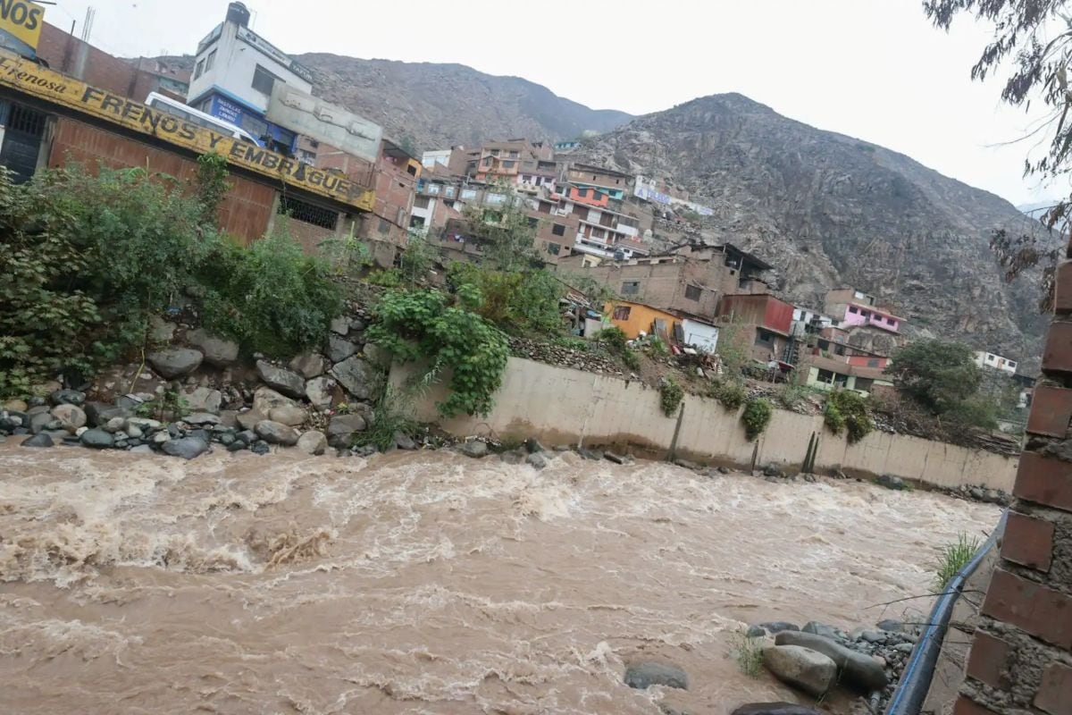 Lluvias intensas mantienen en alerta naranja a seis regiones del país por activación de quebradas. Foto: Andina.