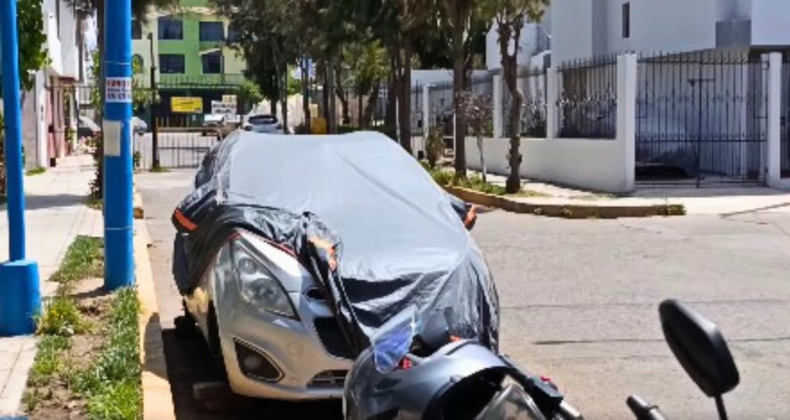 Desmantelan vehículo en José Luis Bustamante y Rivero, Arequipa. Foto: GEC.