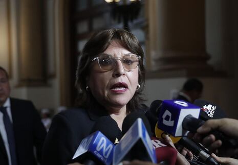 Congreso oficializa inhabilitación y retiro de fuero a la fiscal Delia Espinoza