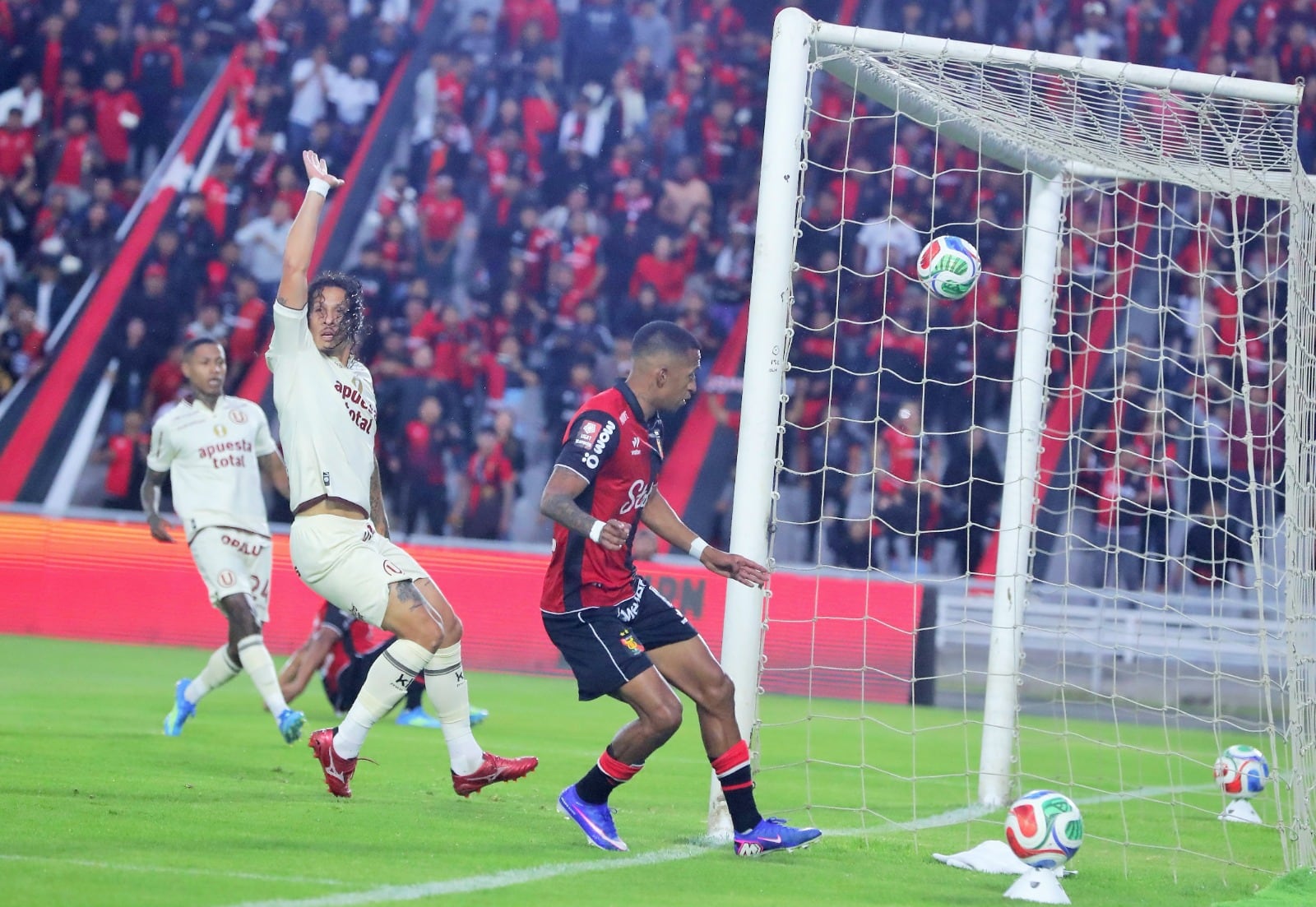 Partido del FBC Melgar que venció 2-1 a Universitario, por la fecha 11 del torneo Apertura de la Liga 1 2026. (Foto: Omar Cruz/@photo.gec)