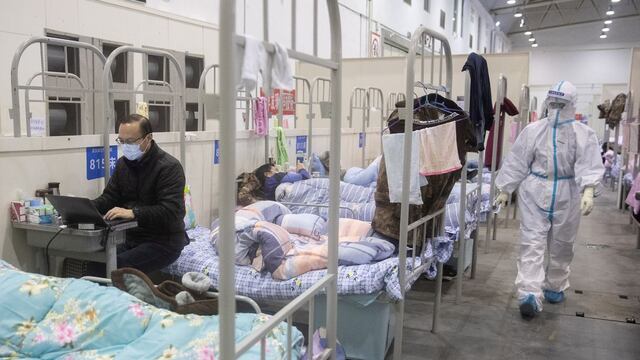 La OMS pide tranquilidad debido al coronavirus que ha matado a 1,900 personas en China