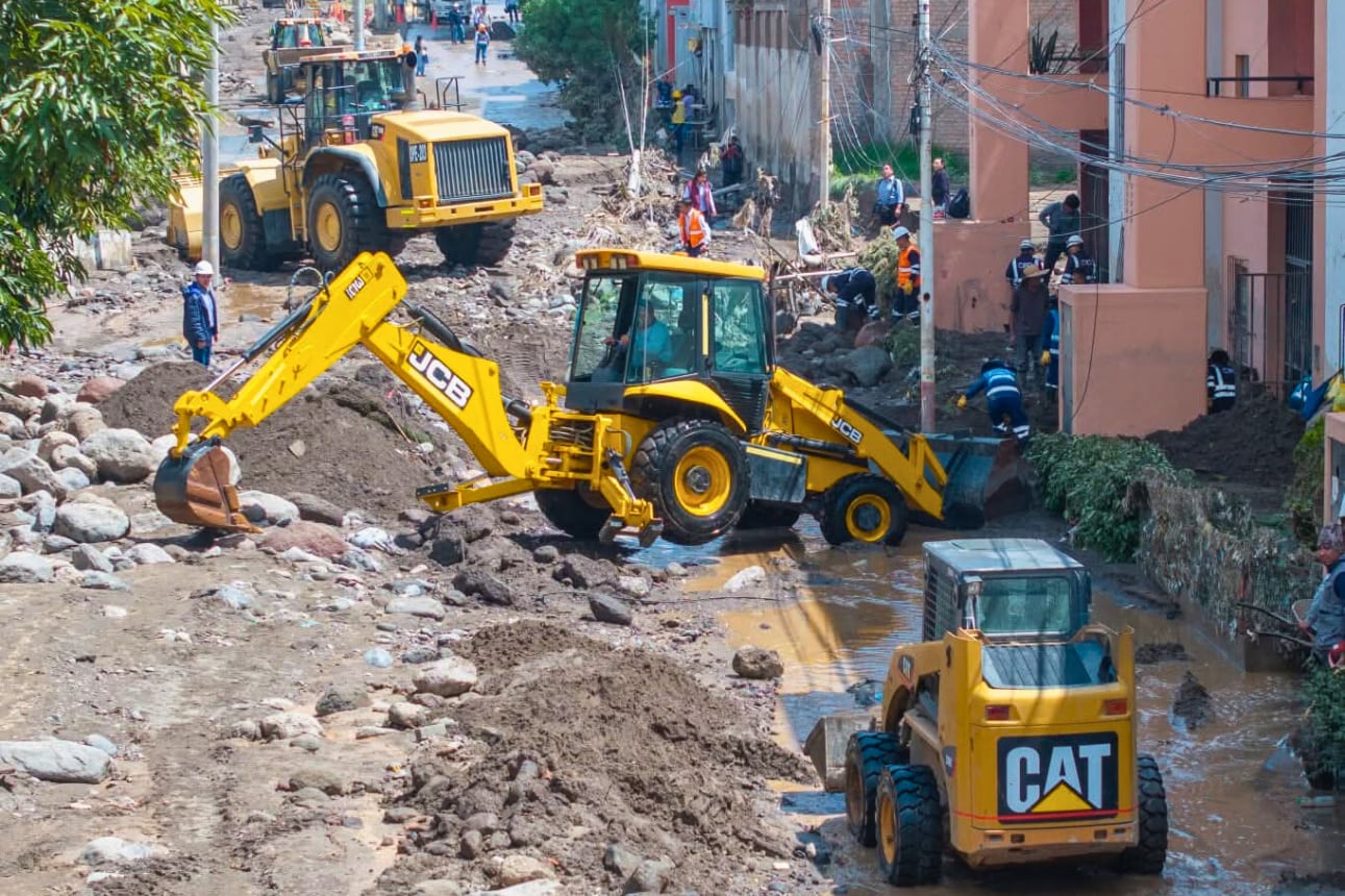 Uso de maquinarias para limpieza tras lluvias en Yanahuara, Arequipa. Foto: Municipalidad Provincial de Arequipa.