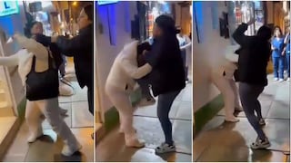 Ica: mujer agrede brutalmente con puñetes y patadas a otra ciudadana en plena vía pública