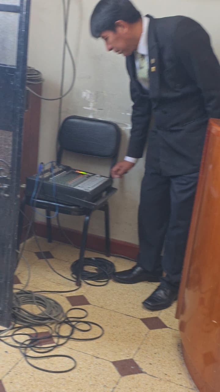 Presunto uso indebido de bienes públicos para fines políticos en Cerro Colorado. (Foto: Yunsu Pariapaza/@photo.gec)