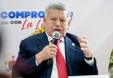 César Acuña toma vacaciones en pleno estado de emergencia en Trujillo